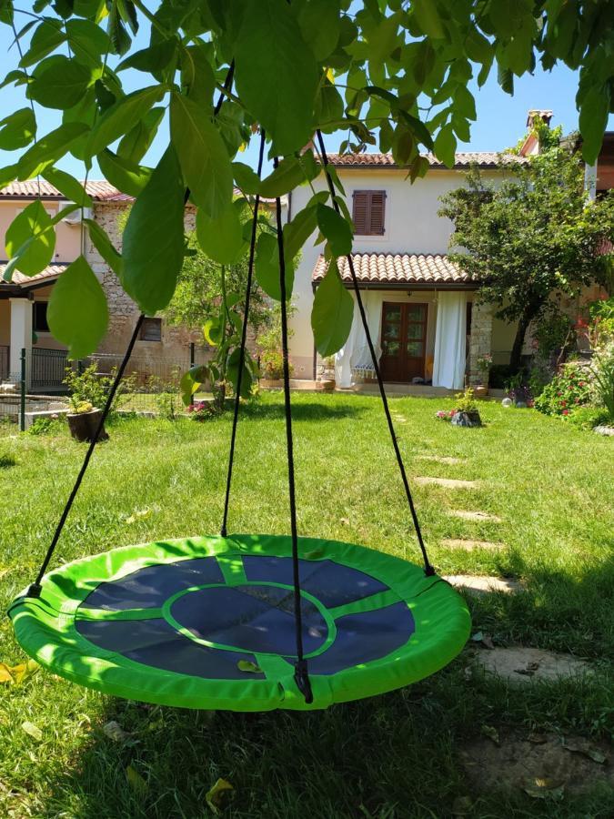 Apartment Parenzana, Little Row House With Big Green Yard In Central Istria Rakotule Exterior photo